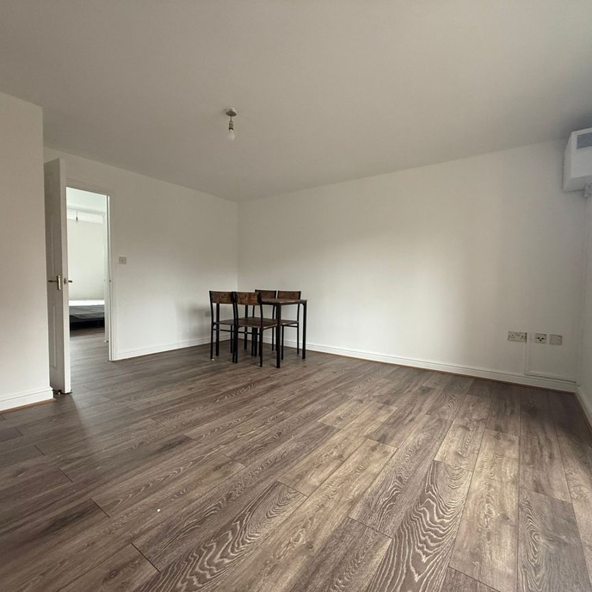 2 Bed Flat, Albatross Close, E6 - Photo 1