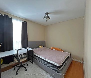 63 Centre Street E #Main - Photo 3