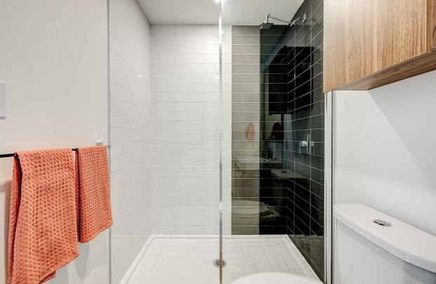 435 Rene-Levesque Blvd West, Montréal, QC - Photo 1