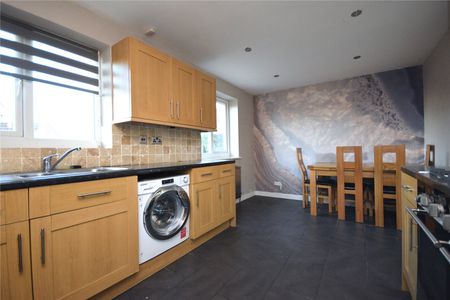 1, Weaver Gardens, Morley, Leeds, West Yorkshire, LS27 8UX - Photo 5