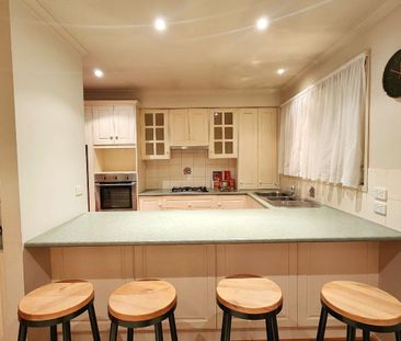 Cranbourne North - Photo 1