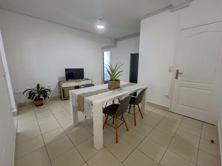 Location Maison 3 pièces 75m² ST ANDRE 97440 - Photo 4