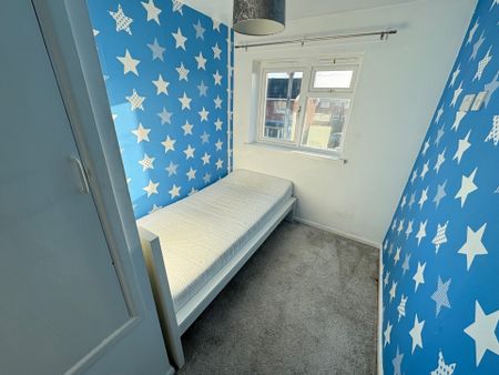 RodneyWay, ILKESTON - Photo 3