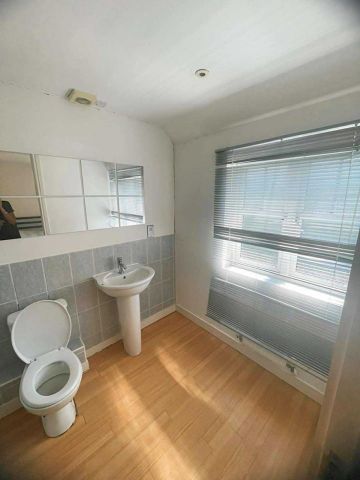 Room in a Shared House, Carisbrooke Road, B17 - Photo 4