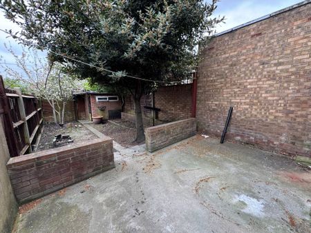Price £1,950 pcm - Available 08/05/2026 - Unfurnished - Photo 4