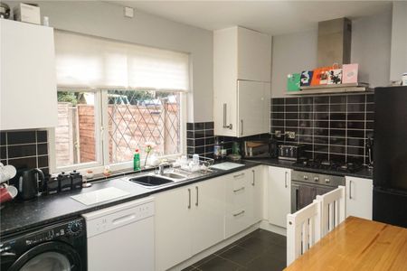 Greenfold Avenue, Farnworth, Bolton - Photo 4