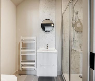 1 bedroom block of apartments to rent - Photo 6