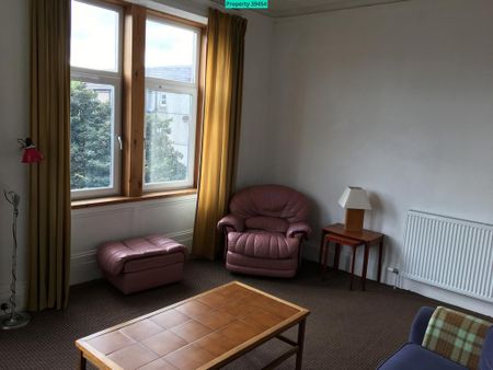 2 bedroom flat to rent - Photo 2