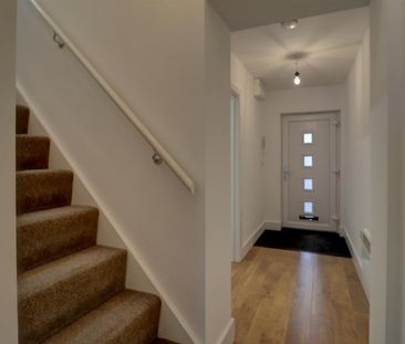The Square, Kenilworth - Photo 5