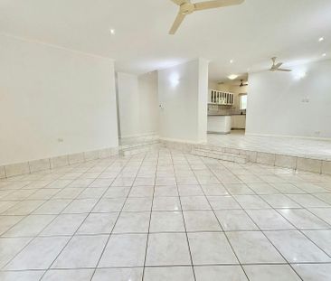 NEAT & COMFORTABLE - Photo 2