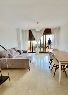 Atico en alquiler en Nueva torrequebrada, Benalmadena - Photo 1