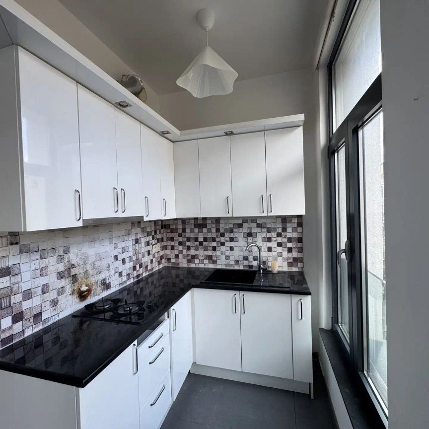 Studio met balkon op ideale locatie vlakbij Marnixplein. - Photo 1