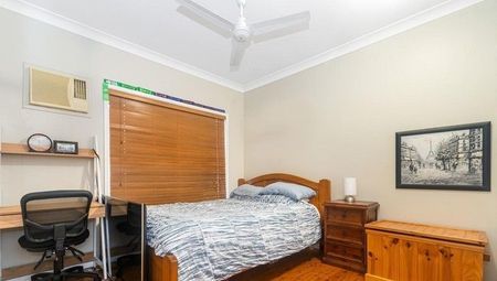 Spacious and Functional for the Entertainer! - Photo 3