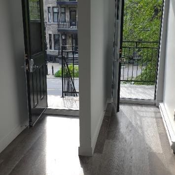 GRAND 5 1/2 À LOUER - Photo 3