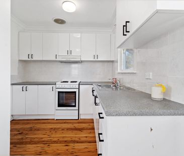 NEAT & TIDY HOME! - Photo 4