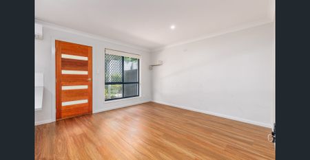 Four Bedroom Townhouse in sort after Mango Hill complex - Photo 4