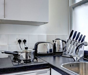 Hill Street, Mayfair, W1J 5LY, London - Photo 2