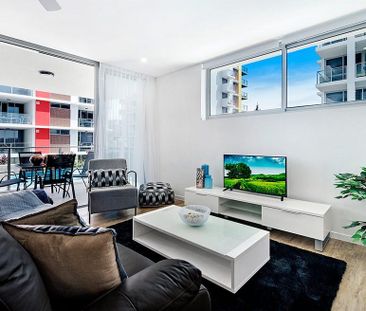 Furnished Resort-Style Apartment in the Heart of Varsity Lakes! - Photo 4