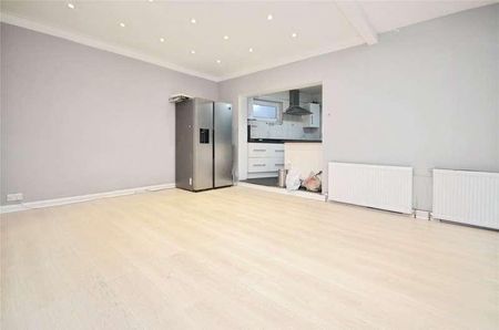 Carlton Road, Gidea Park, Essex, RM2 - Photo 2