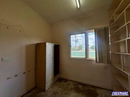 SPACIOUS 4-BEDROOM, 3-BATHROOM HOME IN AN UNBEATABLE CBD LOCATION - Photo 5