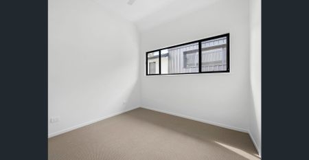 MODERN TOWNHOUSE IN GREAT YERONGA LOCATION! - Photo 5