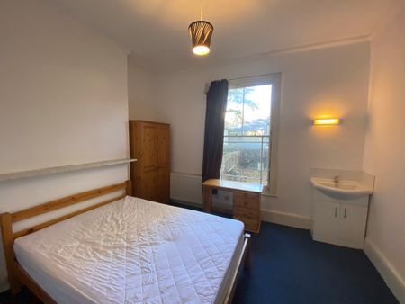 Room 4, Bateman Street, Cambridge - Photo 5