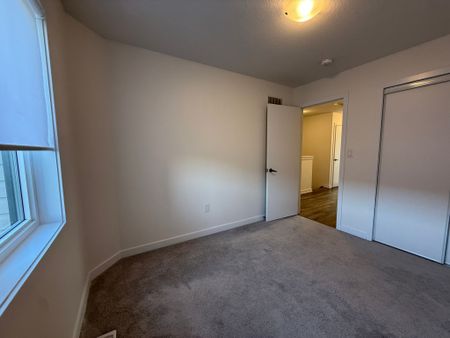 For Lease - 6 Bradshaw Drive, Hamilton, Ontario - Photo 3