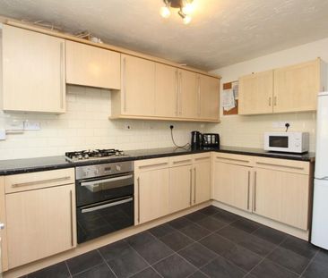 6 bedroom townhouse to rent - Photo 2