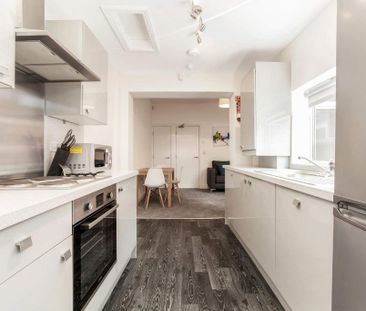 3 bedroom terraced house to rent - Photo 1