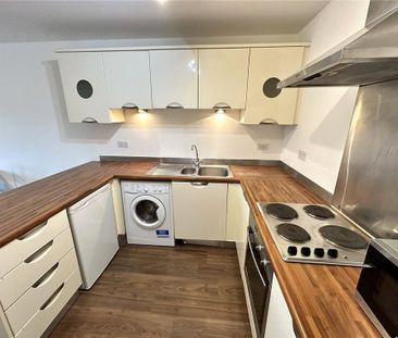 2 bedroom apartment to rent - Photo 3