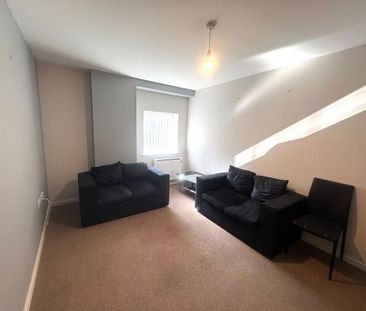 2 bedroom ground floor flat to rent - Photo 1