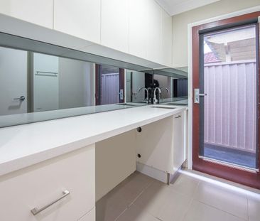 Well presented modern 3 bedroom family home!! - Photo 6