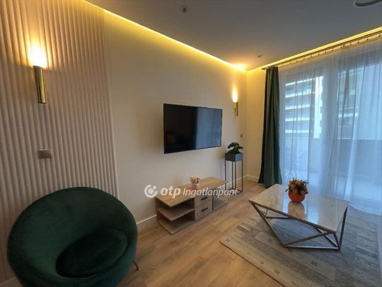 Kiadó újszerű állapotú lakás - Budapest VIII. kerület - Photo 1