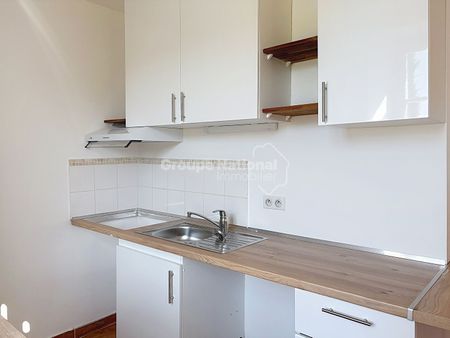 Appartement t2 en rez de jardin sur la commune de Berre L'étang, - Photo 5