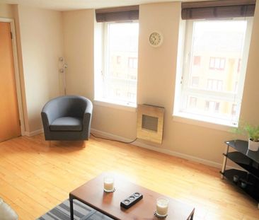 1 Bed Flat - Photo 4