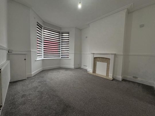 3 bedroom end of terrace house to rent - Photo 1