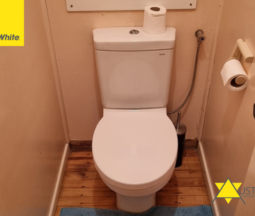 111 Flanshaw Road, Te Atatu South - Photo 2