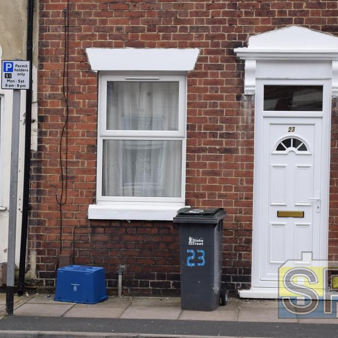 2 bedroom terraced house to rent - Photo 1