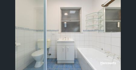 3 bedroom gem in a great location! - Photo 4