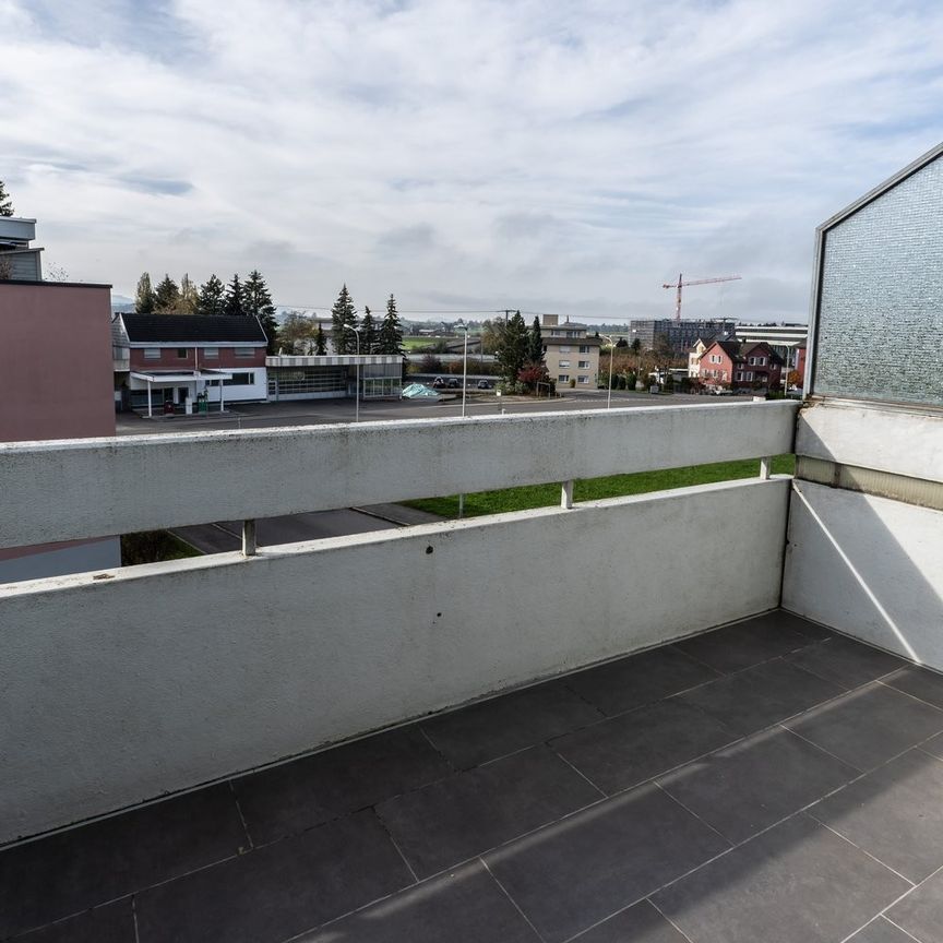 Perfekt für Familien - 4.0-Zi. Wohnung im 2. OG mit Balkon - Foto 1