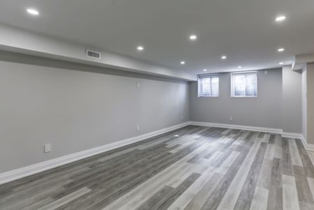 For Lease - 22 North Heights Road Unit# LOWER, Toronto, Ontario - Photo 3