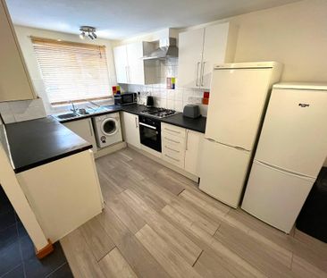 1 bedroom in a house share to rent - Photo 6