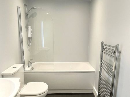 Forever House, Holborn Place, Bulwell, Nottingham, Nottinghamshire, NG6 - Photo 4