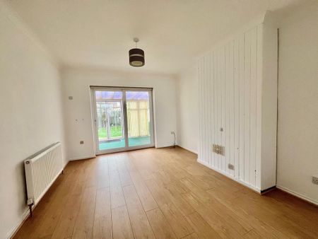 3 bedroom semi-detached house to rent - Photo 5