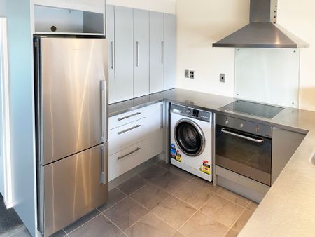 Modern, Easy-Care Living - Photo 5