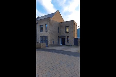 3 Bed Semi-Detached House, Castle Croft Drive, S2 - Photo 5