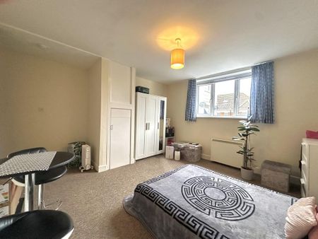 Studio to rent - Photo 4