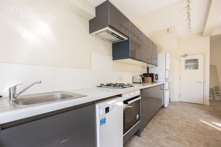 6 bedroom terraced house to rent - Photo 5