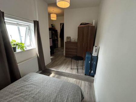 1 bedroom flat to rent - Photo 2