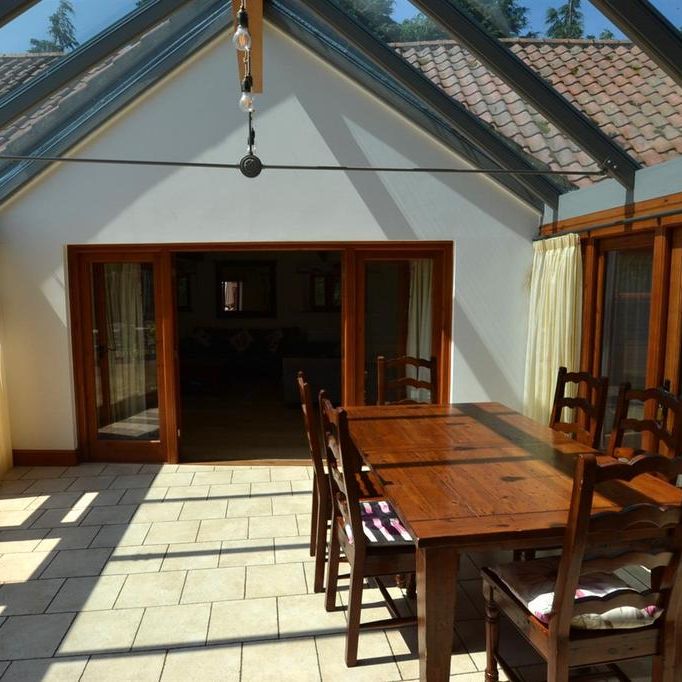 3 bedroom barn conversion to rent - Photo 1